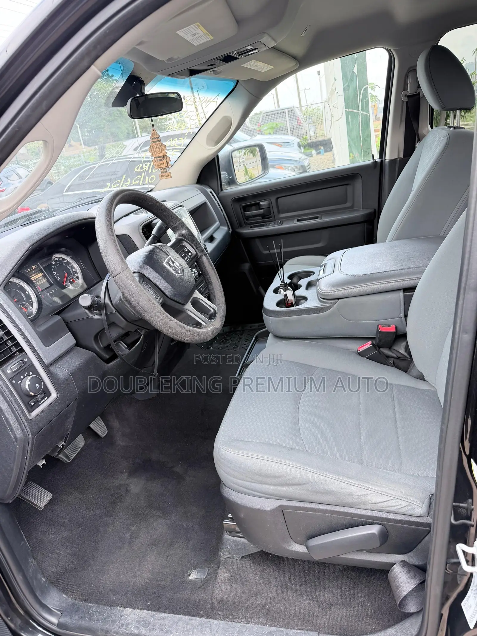 RAM 1500 2018 Black