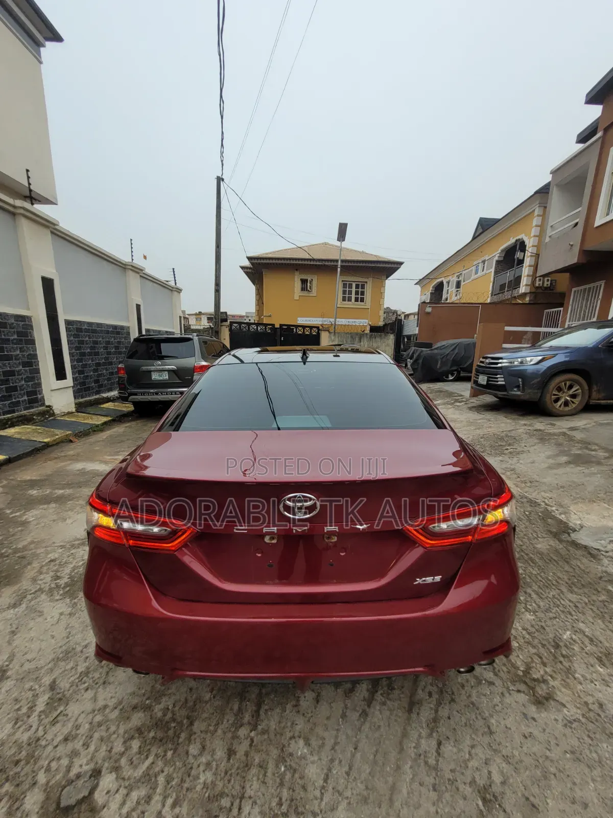 Toyota Camry XSE FWD (2.5L 4cyl 8AM) 2018 Red