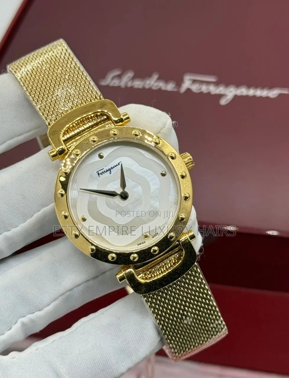 High Quality Luxury Frrragamo Wristwatch