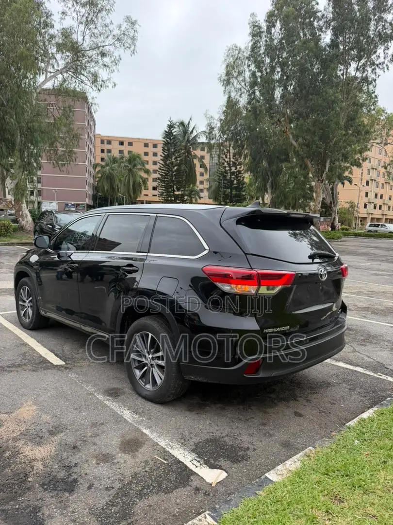 Toyota Highlander XLE 4x2 V6 (3.5L 6cyl 8A) 2017 Black