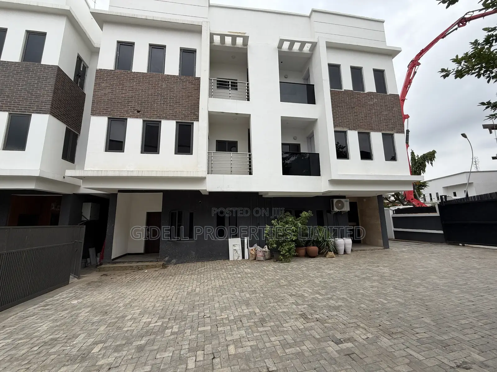 4bdrm Duplex in Wuse 2 for sale