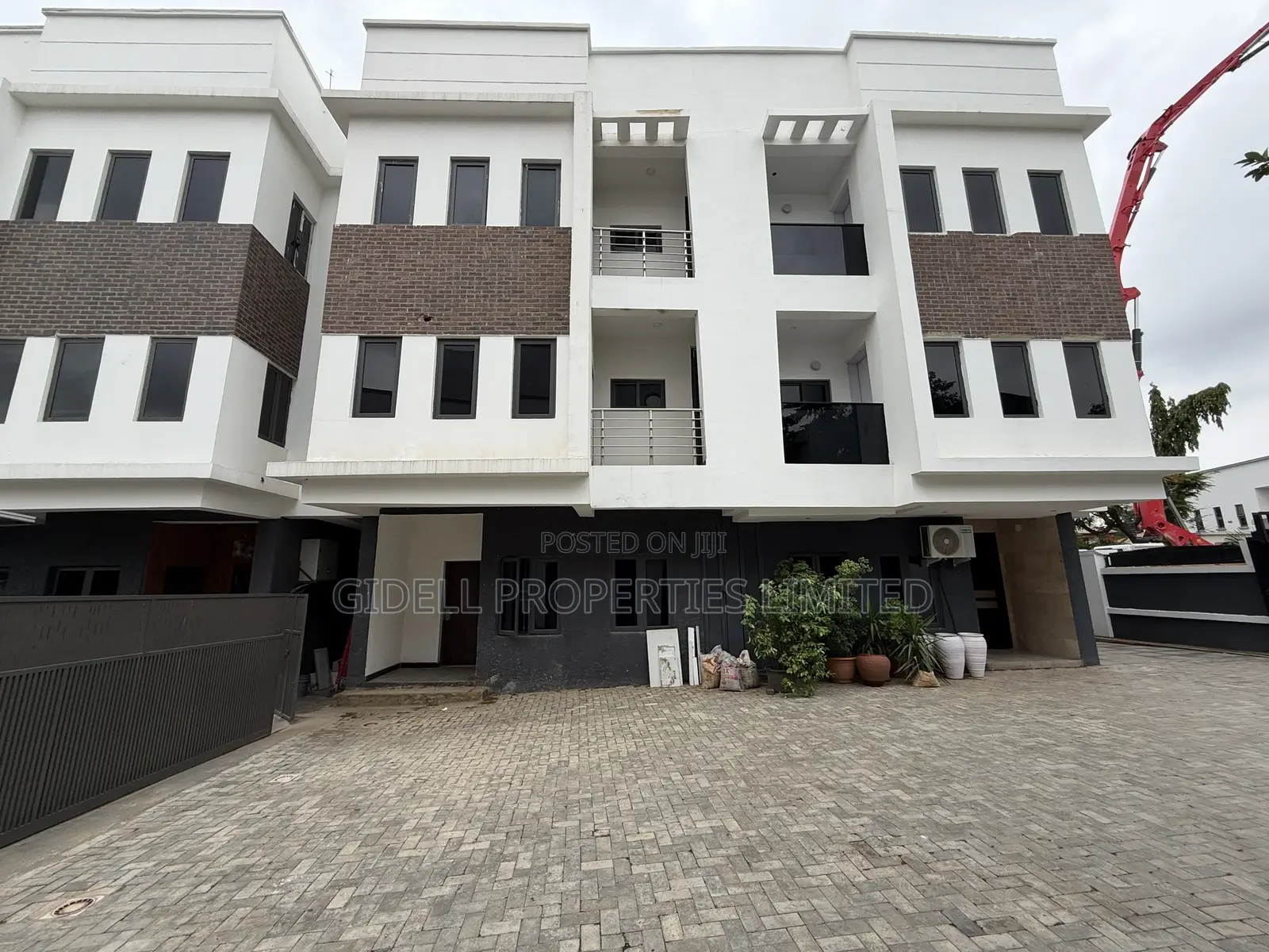 4bdrm Duplex in Wuse 2 for sale