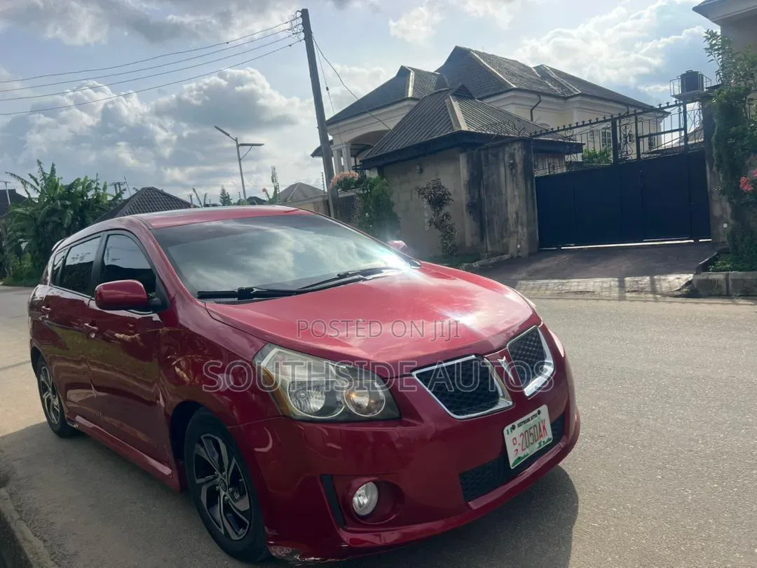 Pontiac Vibe 2010 Red