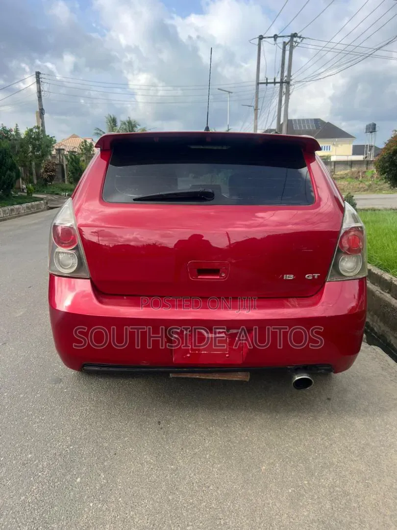Pontiac Vibe 2010 Red