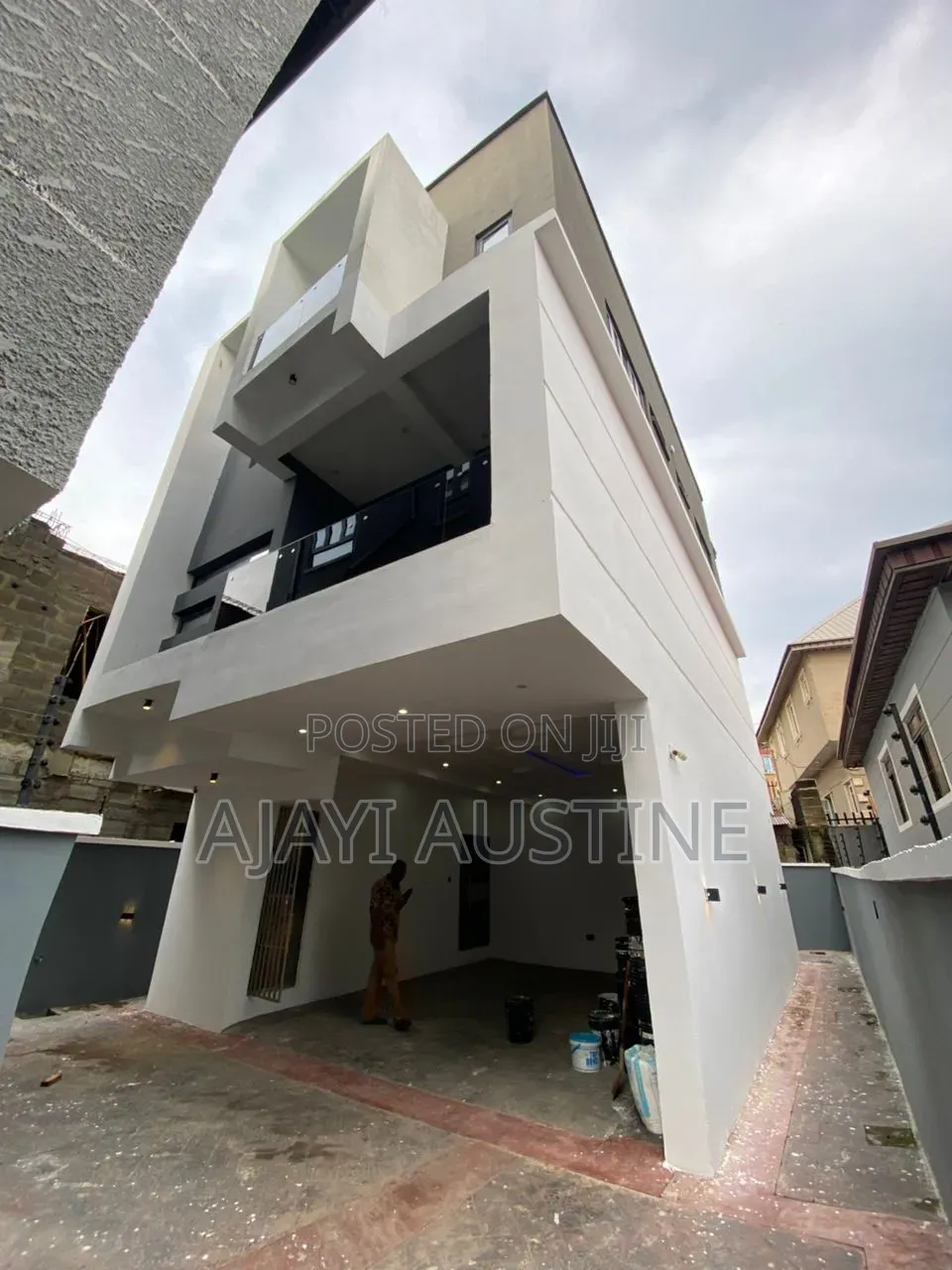 4bdrm Duplex in Omole Phase 2 Ikeja for sale