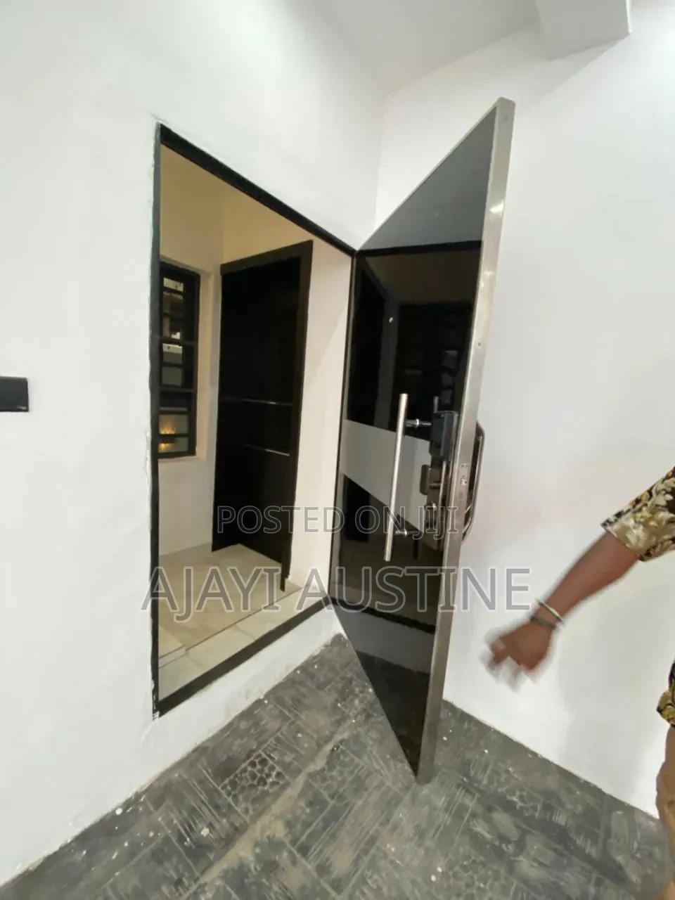 4bdrm Duplex in Omole Phase 2 Ikeja for sale