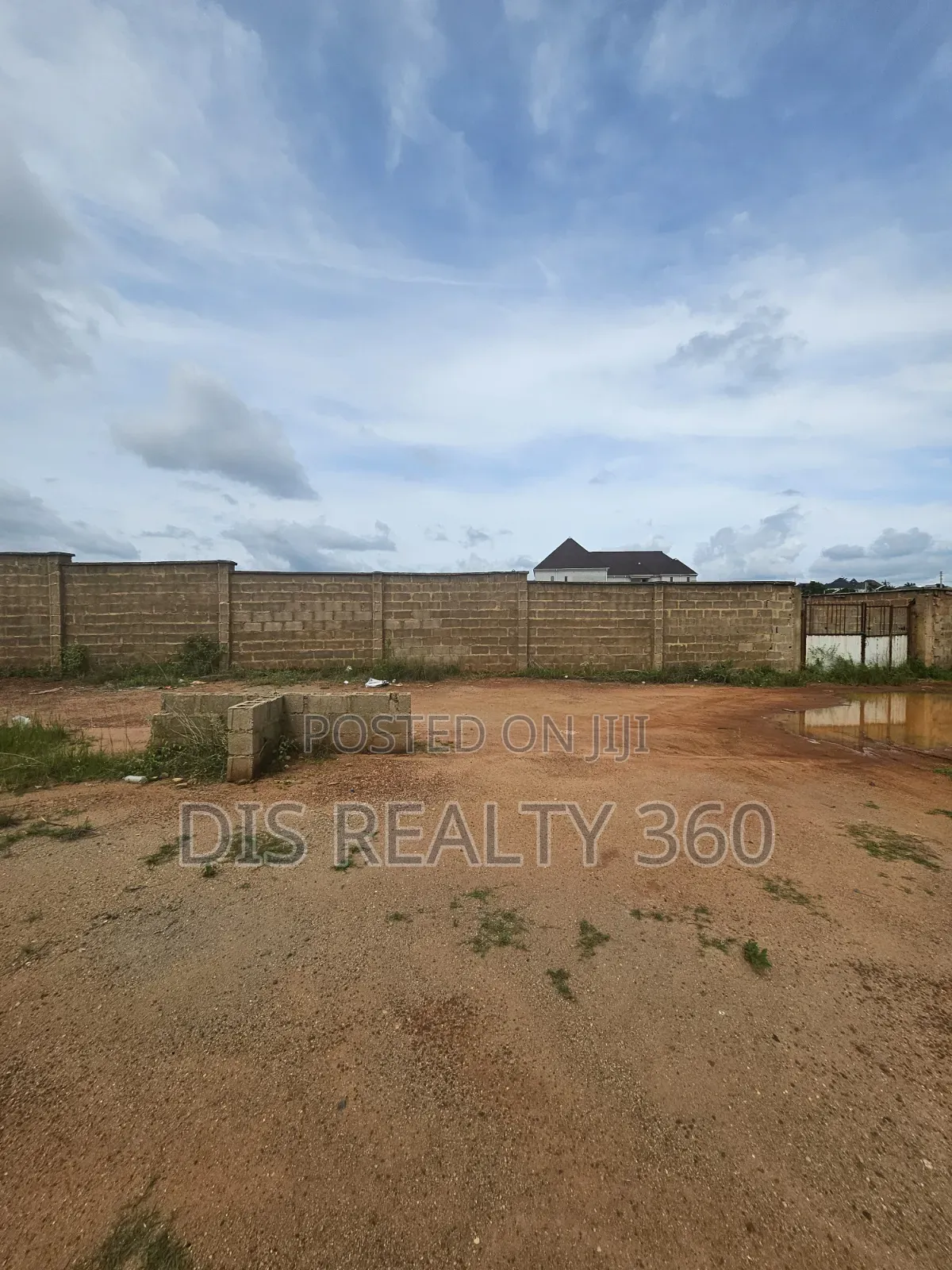 Fenced and Gated 2plots of Land in Duroja Laderin