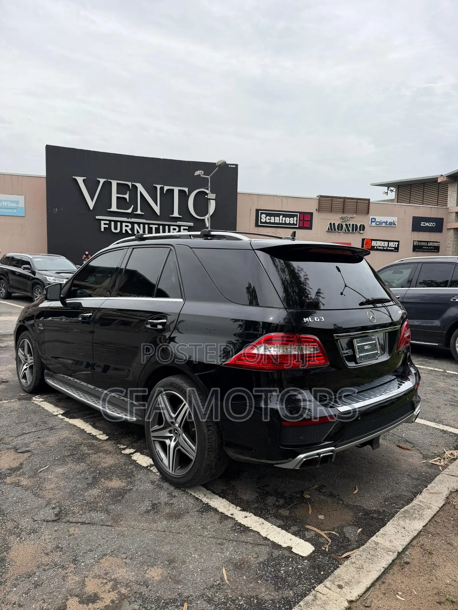Mercedes-Benz M Class ML63 AMG 4dr SUV AWD (5.5L 8cyl Turbo 7A) 2014