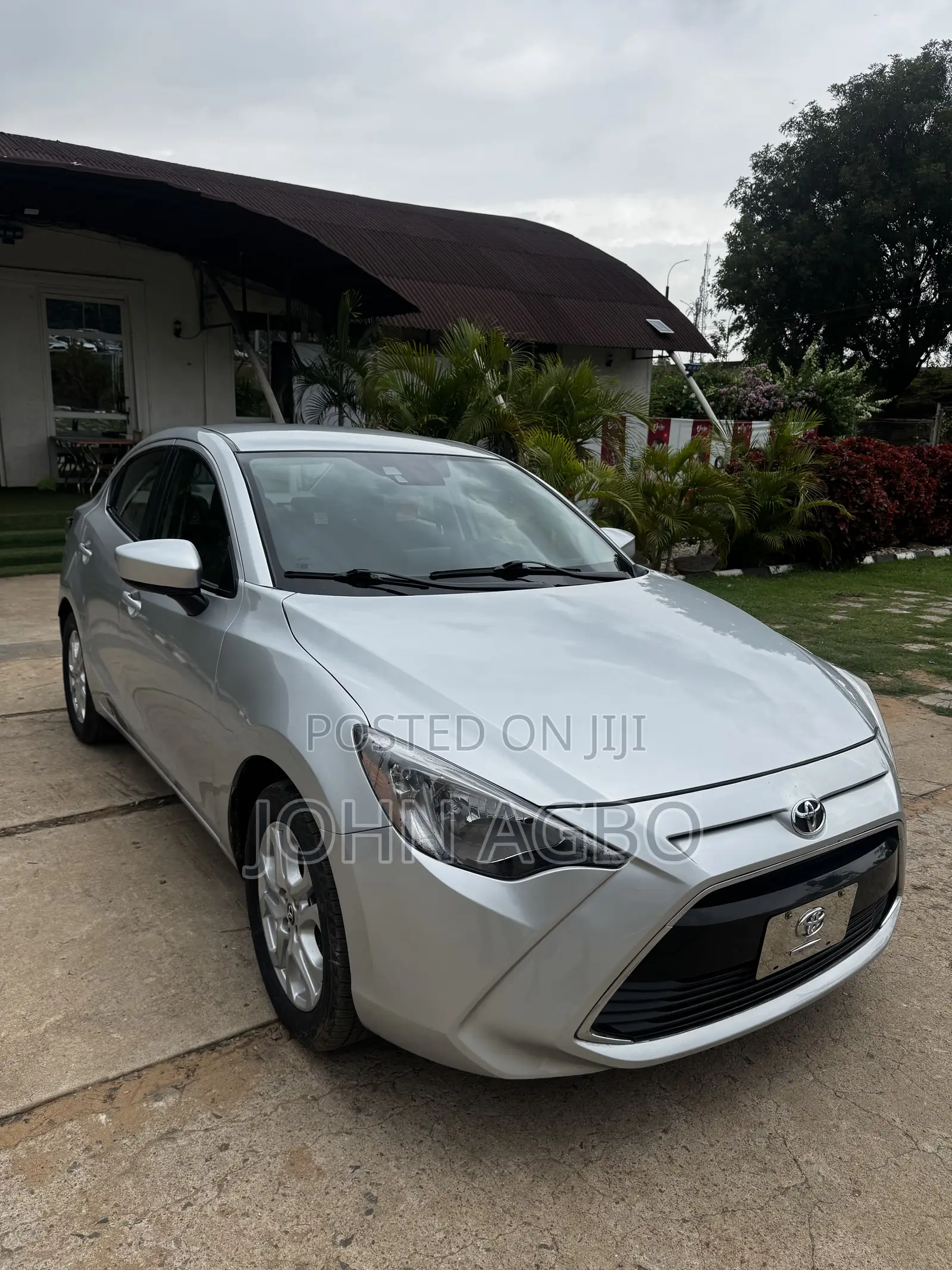 Toyota Yaris LE Hatchback 5dr 2018 Silver