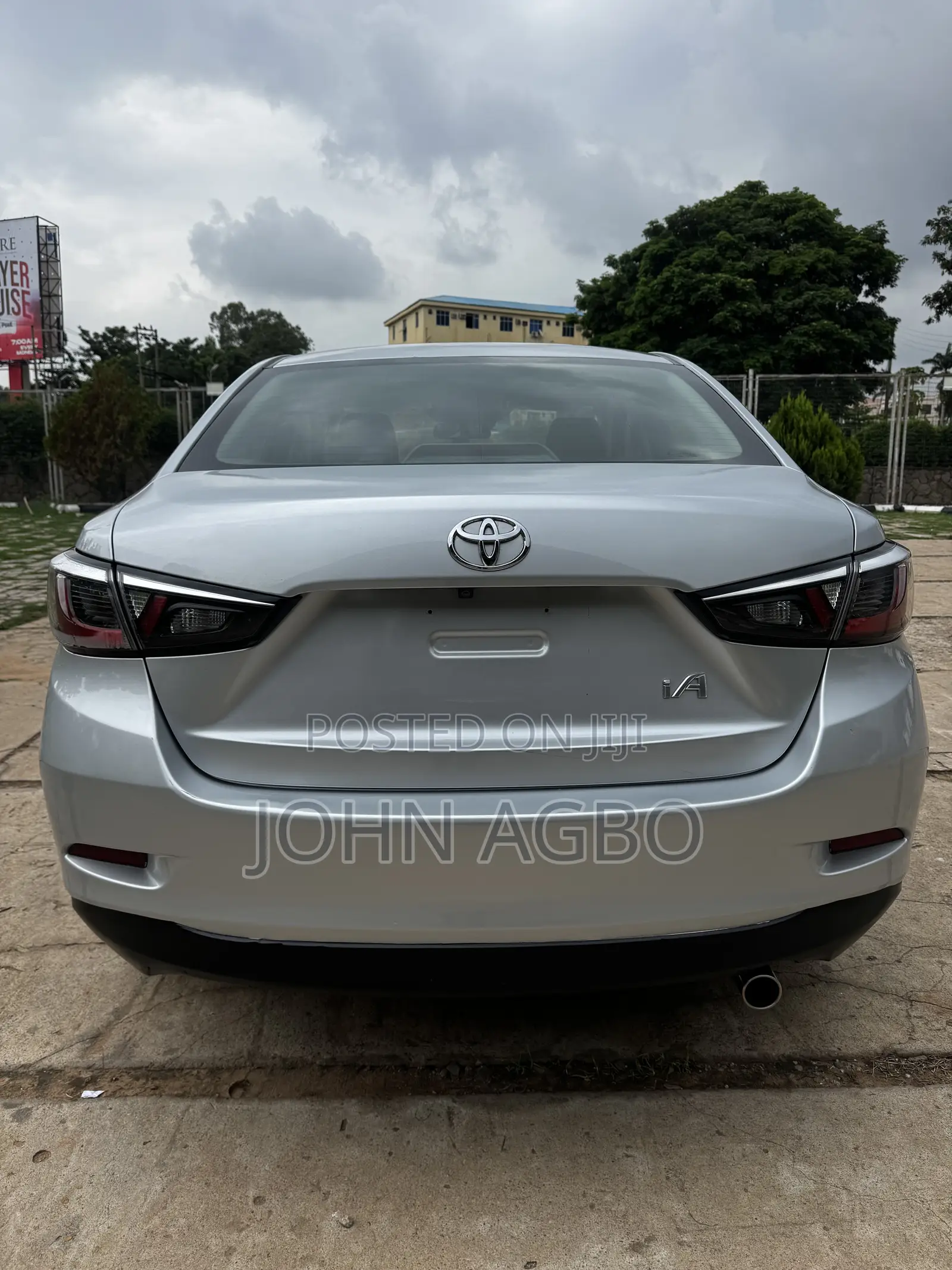 Toyota Yaris LE Hatchback 5dr 2018 Silver