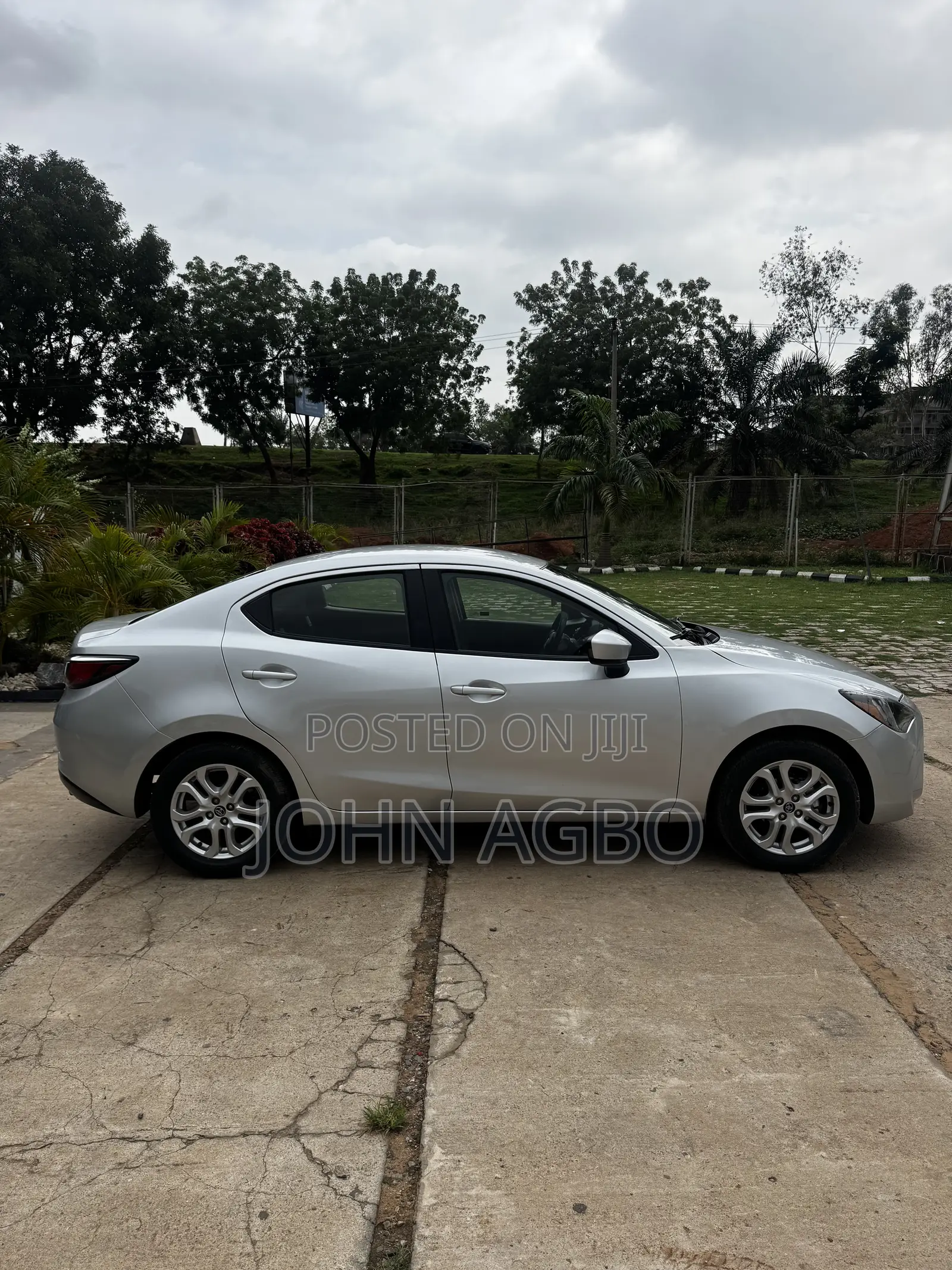 Toyota Yaris LE Hatchback 5dr 2018 Silver