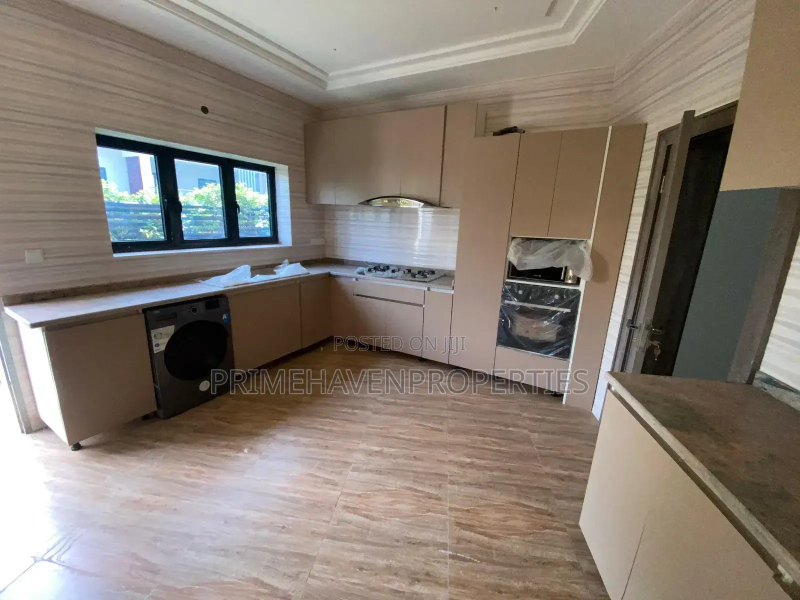 4bdrm Duplex in Idu for sale