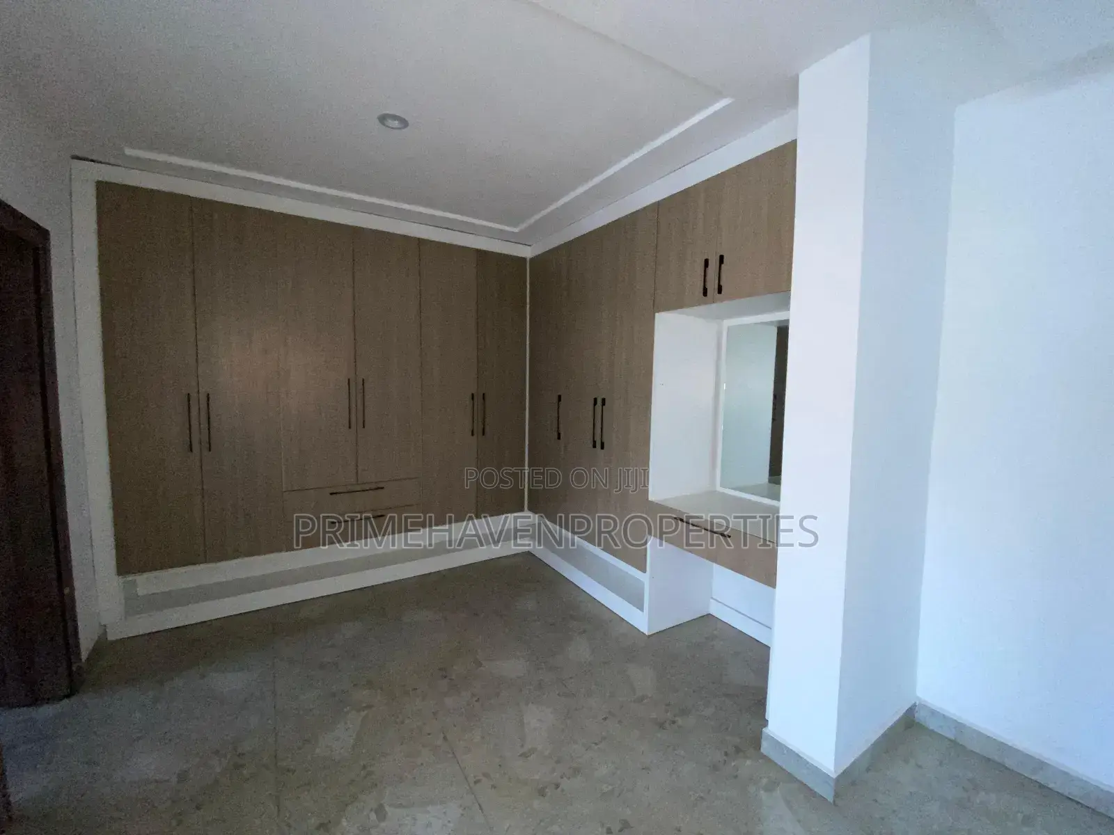 4bdrm Duplex in Idu for sale