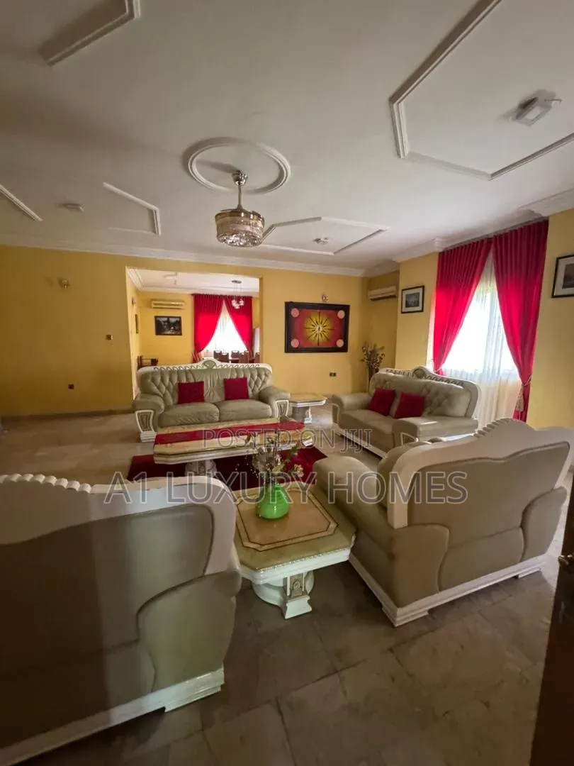 5bdrm Duplex in Bunkoro for sale