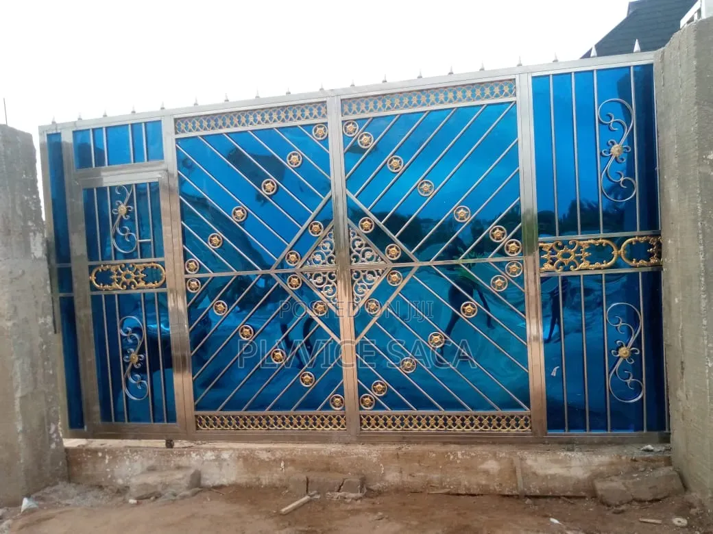 Stainless Steel Gate With Round Flower