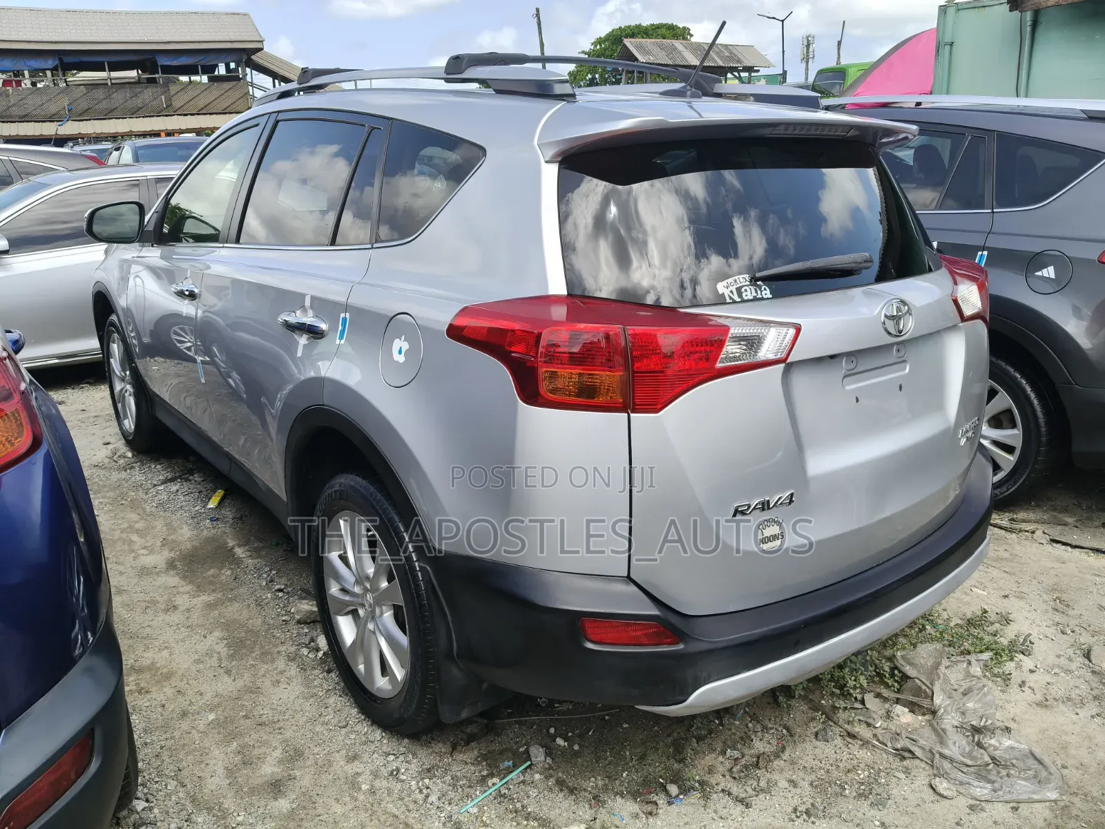 Toyota RAV4 XLE 4dr SUV AWD (2.5L 4cyl 6A) 2015 Silver
