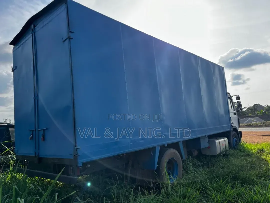 Mercedez Benz 1824 Container Body Truck - 25 Ft - Foreign Use