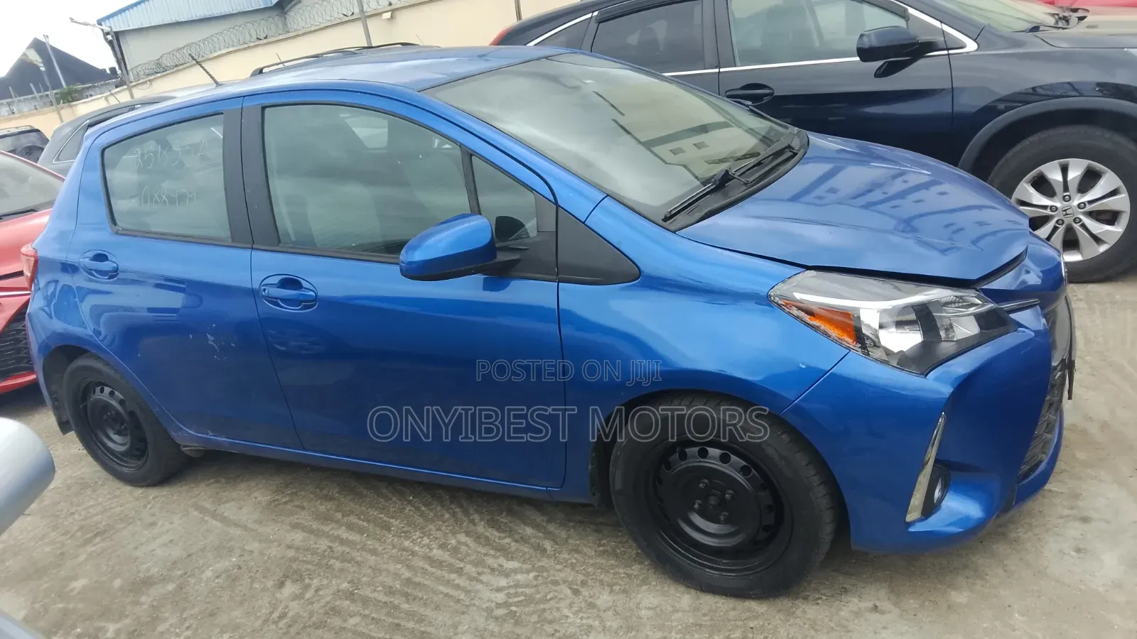 Toyota Yaris 2017 Blue