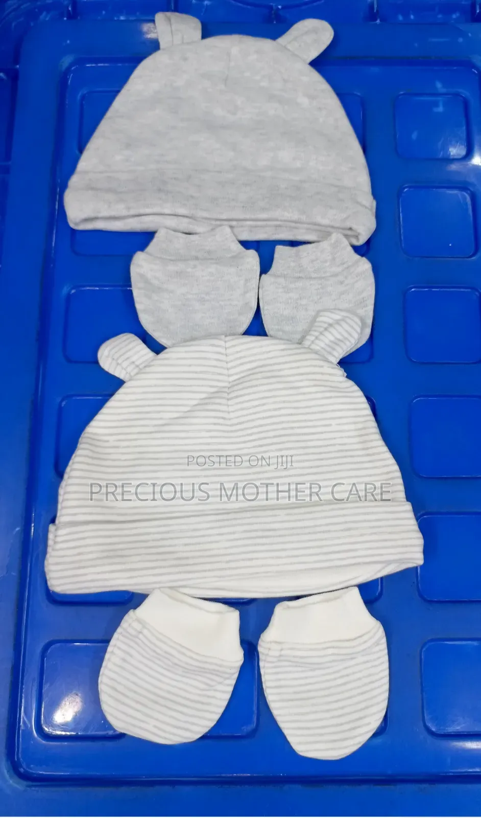 Baby Uk 2 Caps and 2 Pairs Mittens