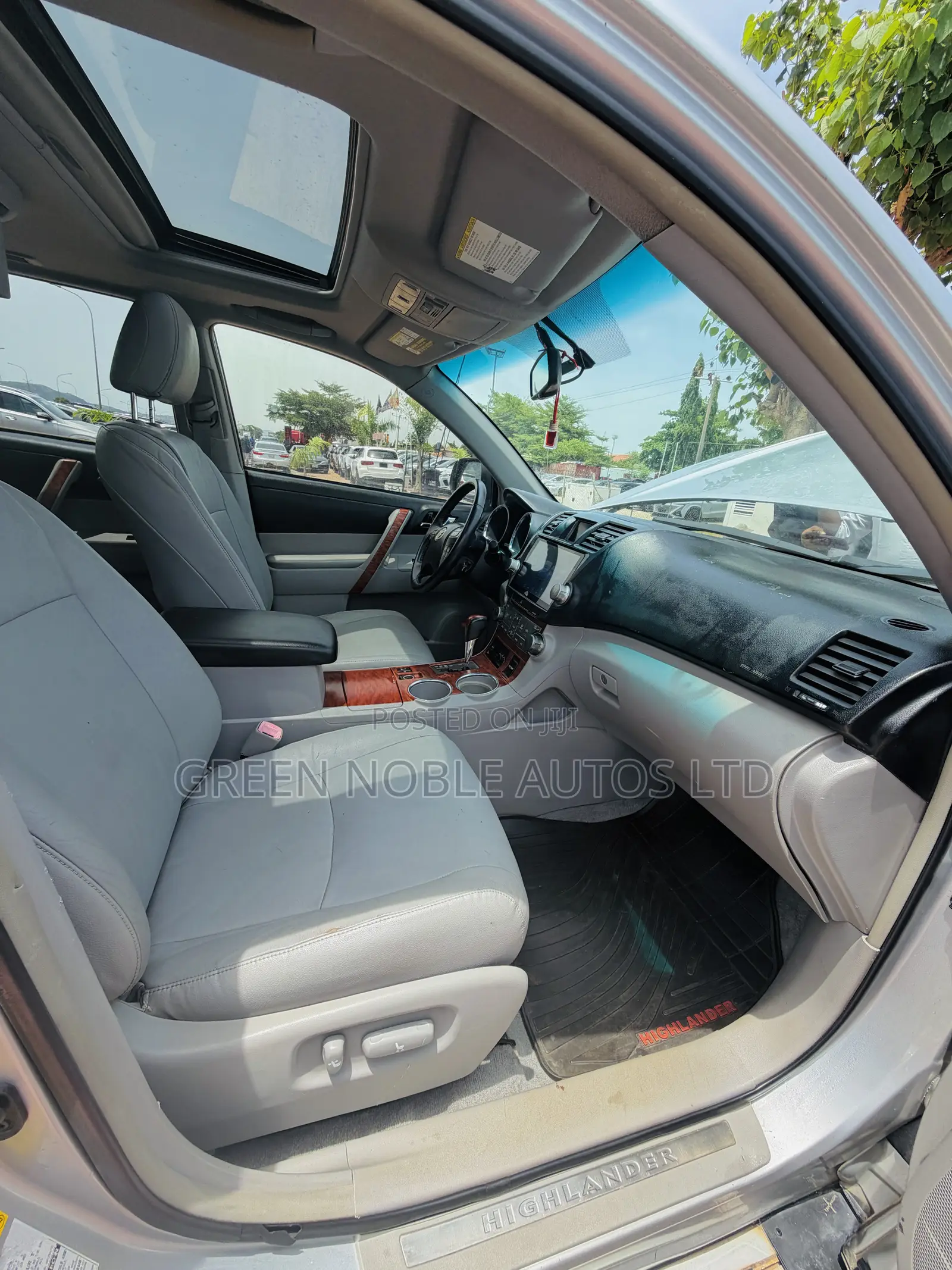Toyota Highlander SE 2012 Silver