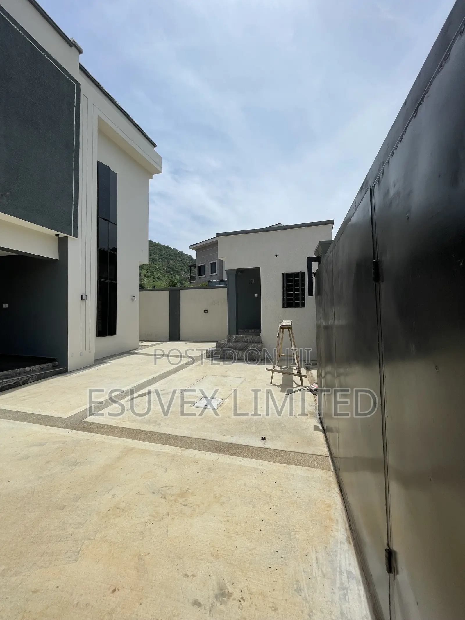 4bdrm Duplex in Mountain View for sale