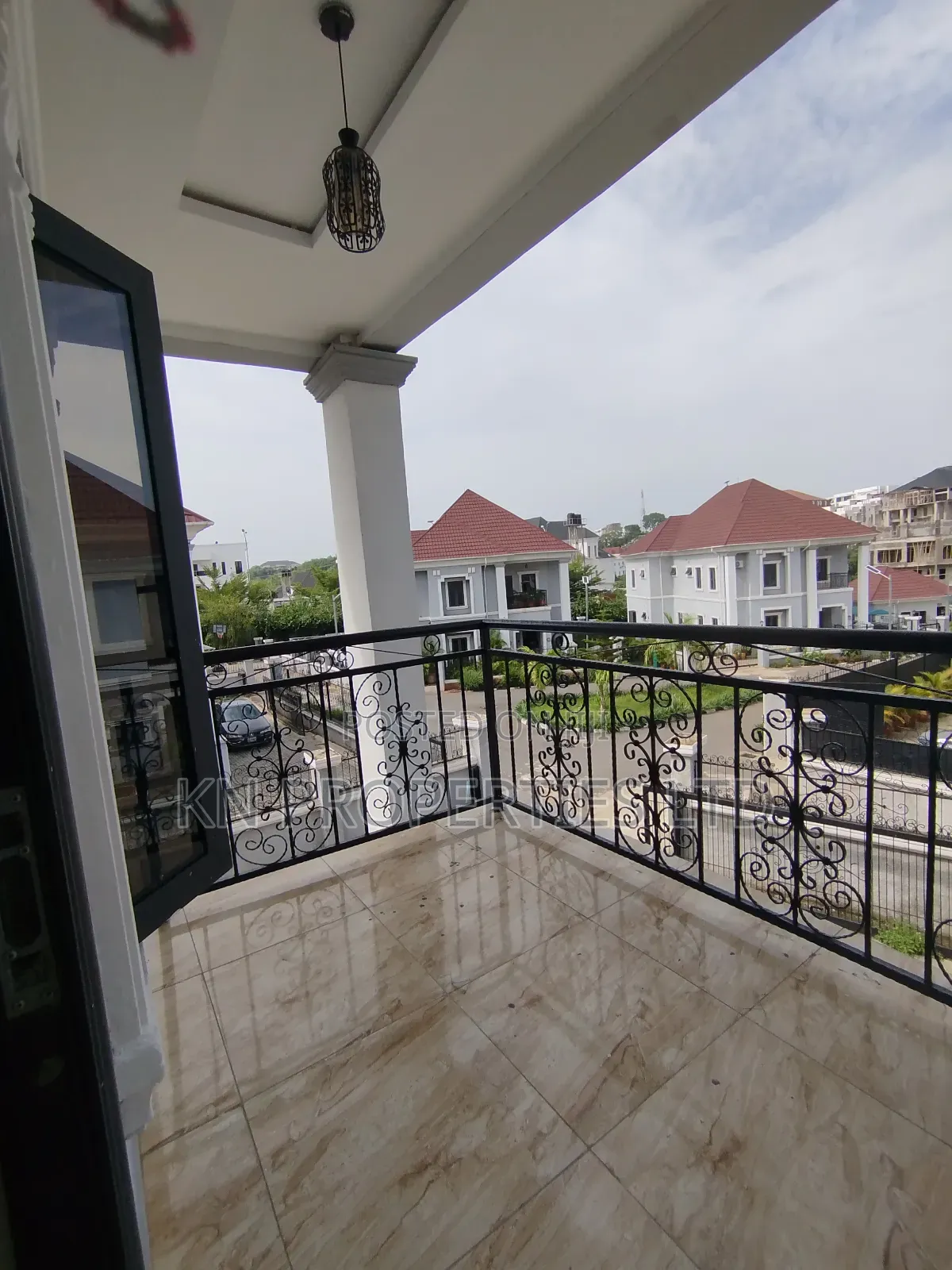 5bdrm Duplex in Guzape for rent