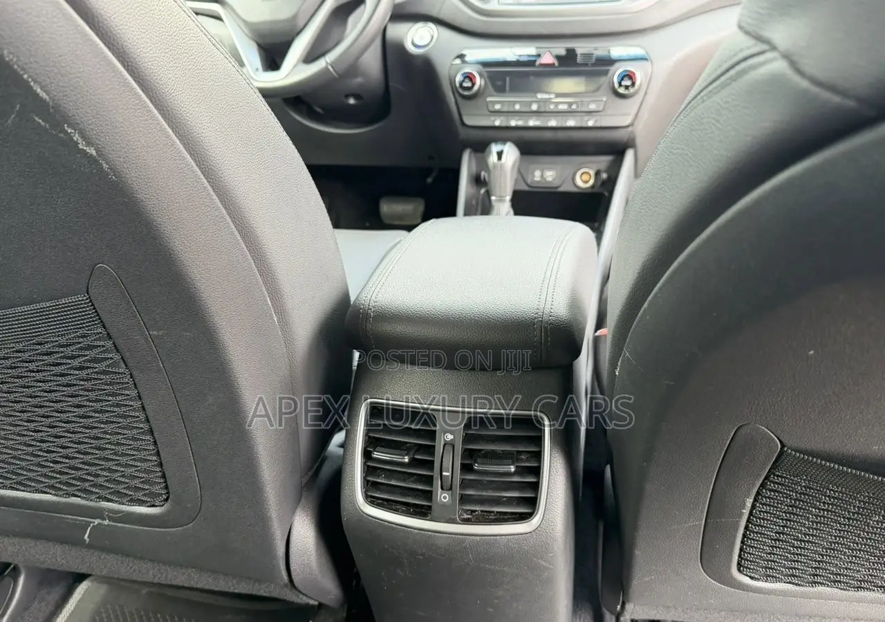 Hyundai Tucson 2017 Orange