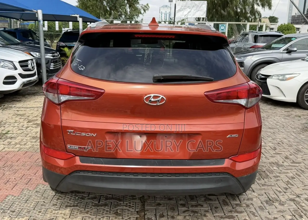 Hyundai Tucson 2017 Orange