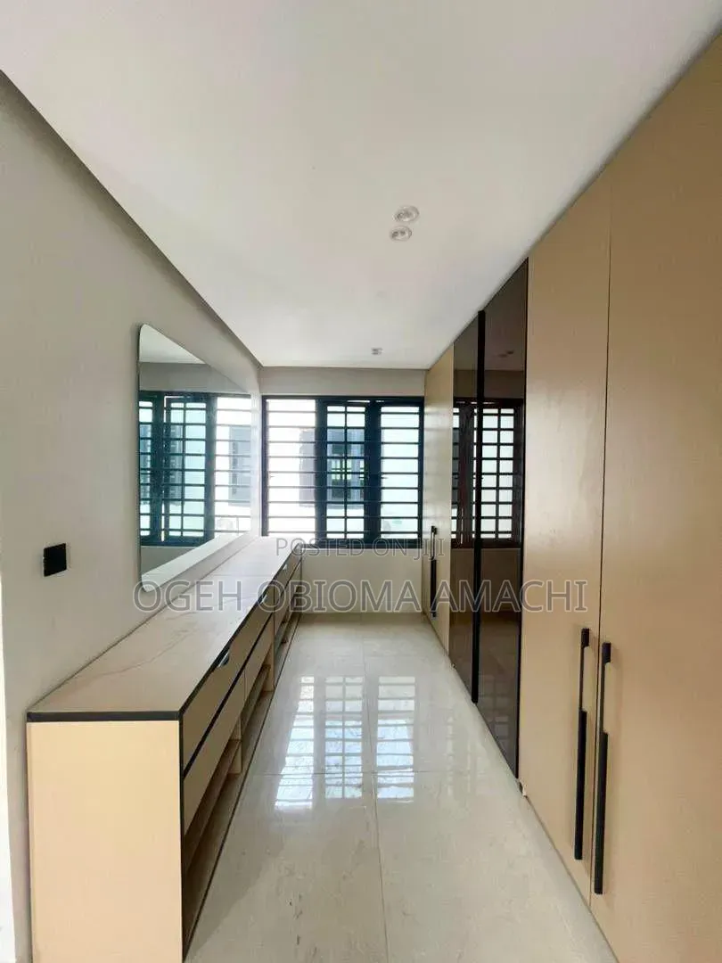 4bdrm Duplex in Lekki Phase 1 for sale