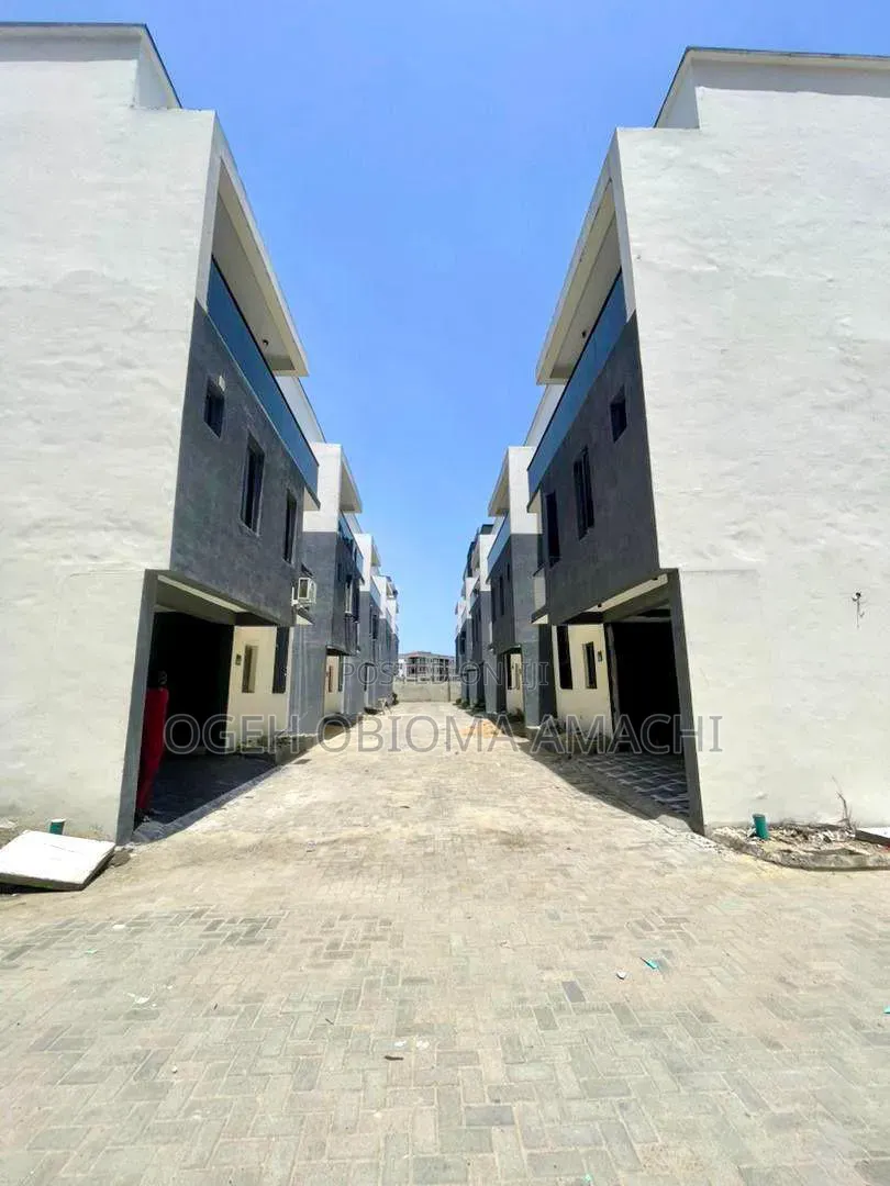 4bdrm Duplex in Lekki Phase 1 for sale