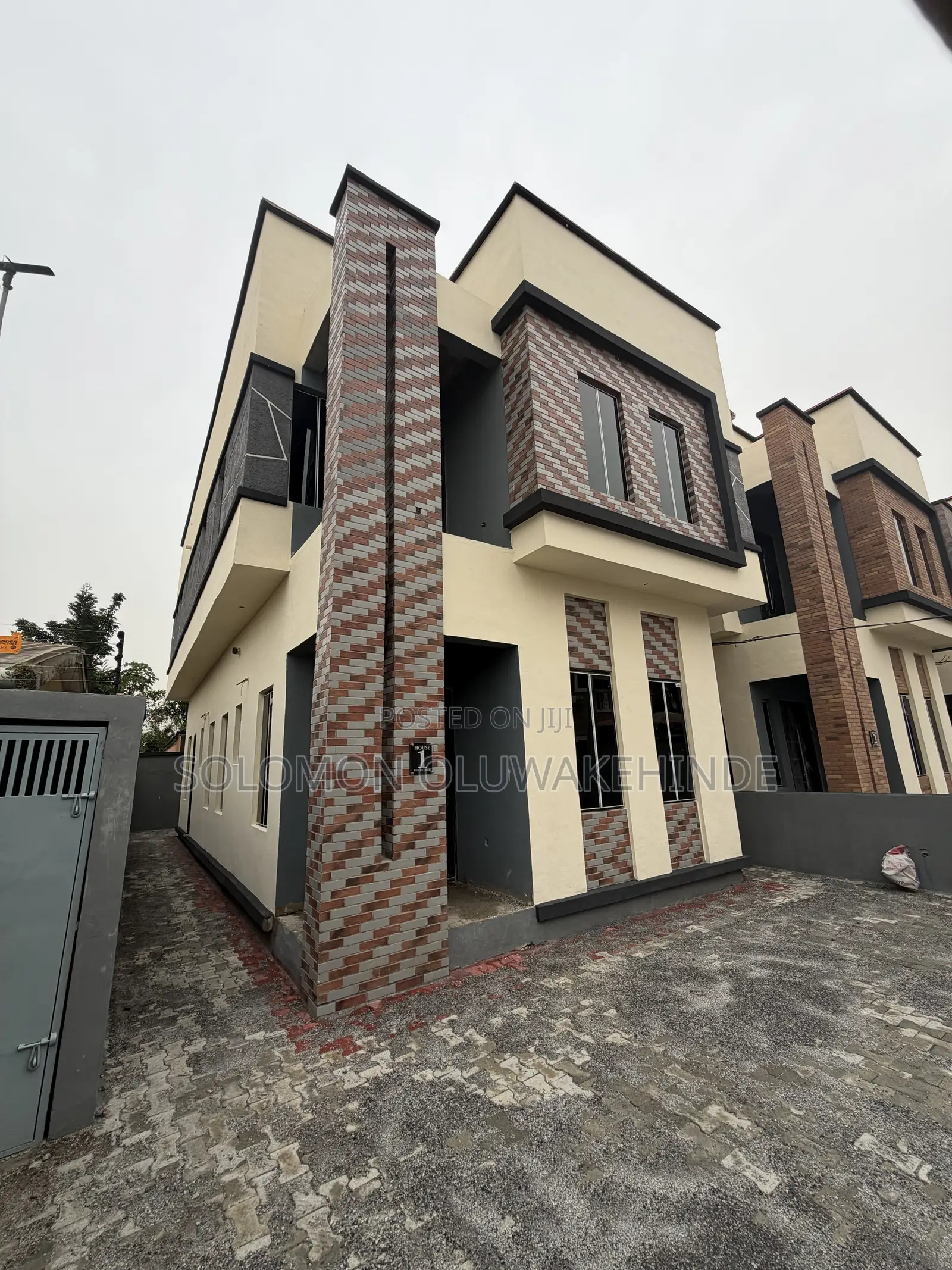 3bdrm Duplex in Gowon Estate, Alimosho for sale