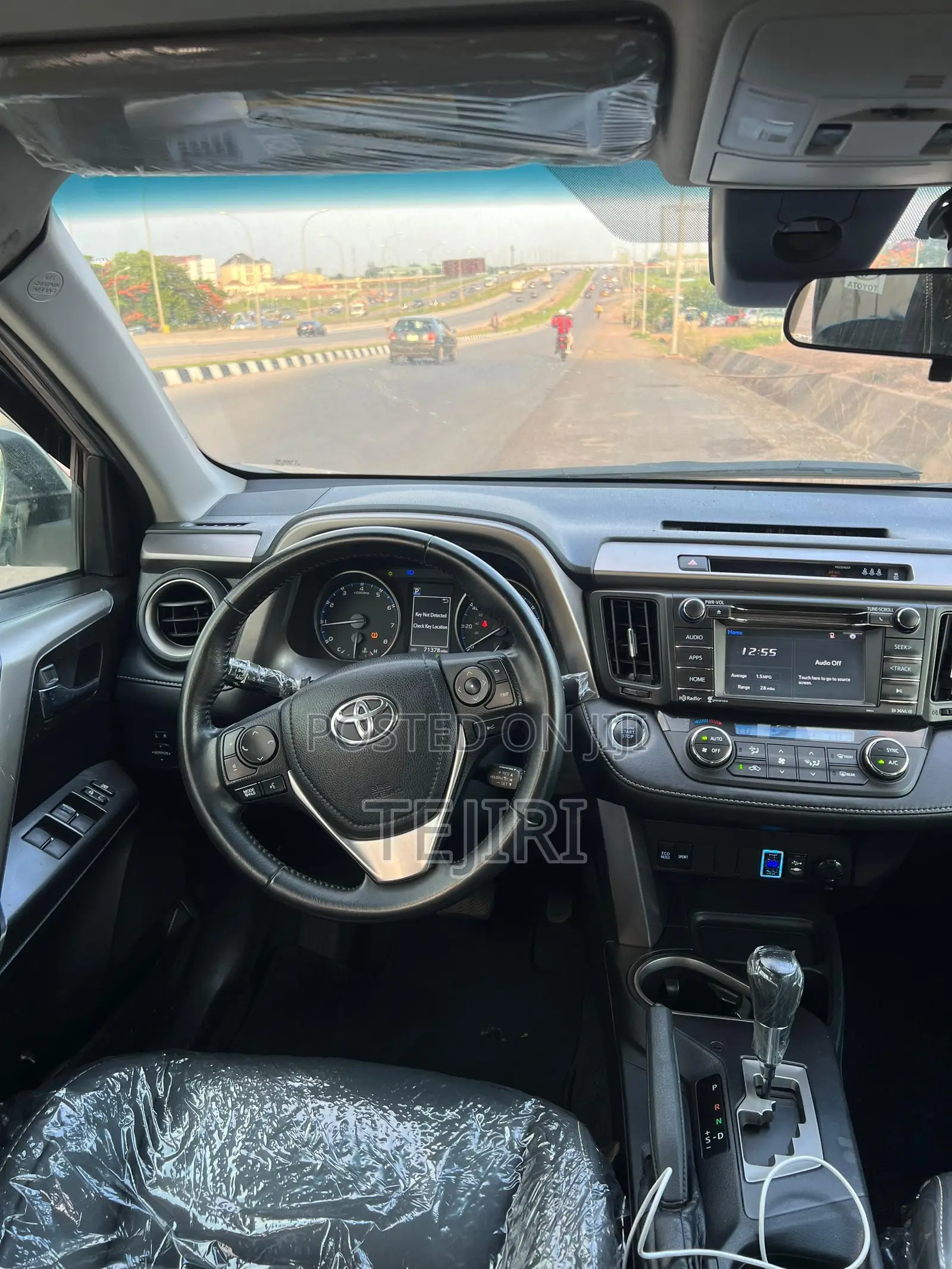 Toyota RAV4 XLE 4dr SUV (2.5L 4cyl 6A) 2018 Silver
