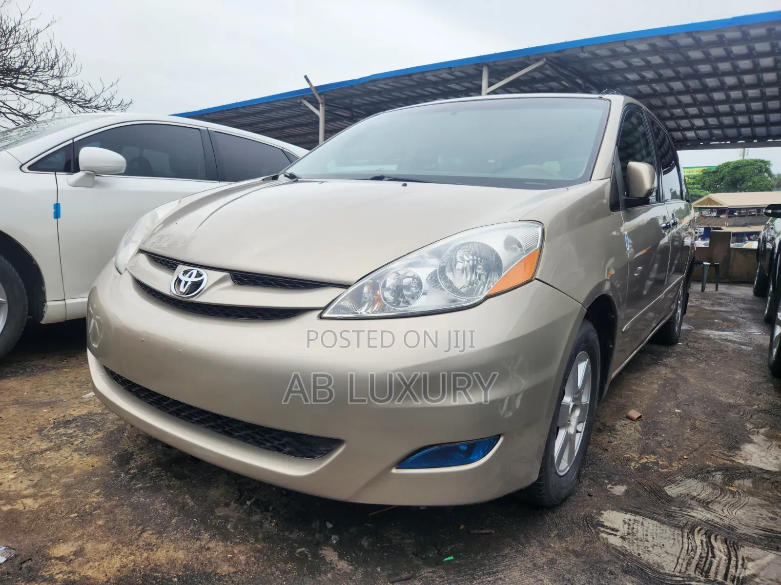 Toyota Sienna LE 2008 Gold