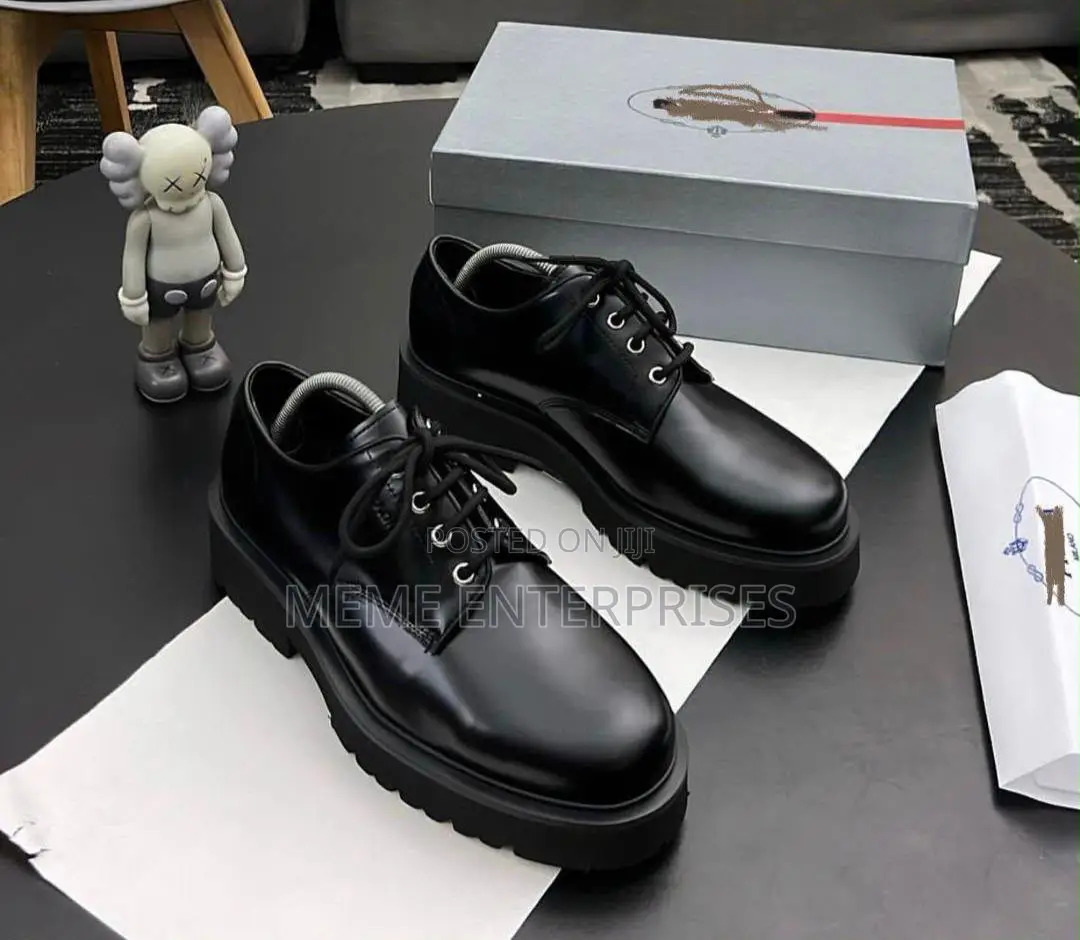 Plain Black Laced Shoe 