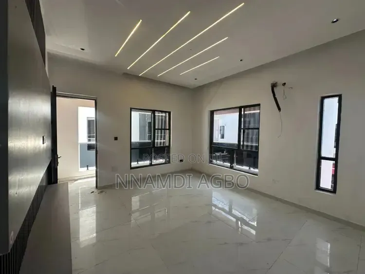 5bdrm Duplex in Ologolo for rent