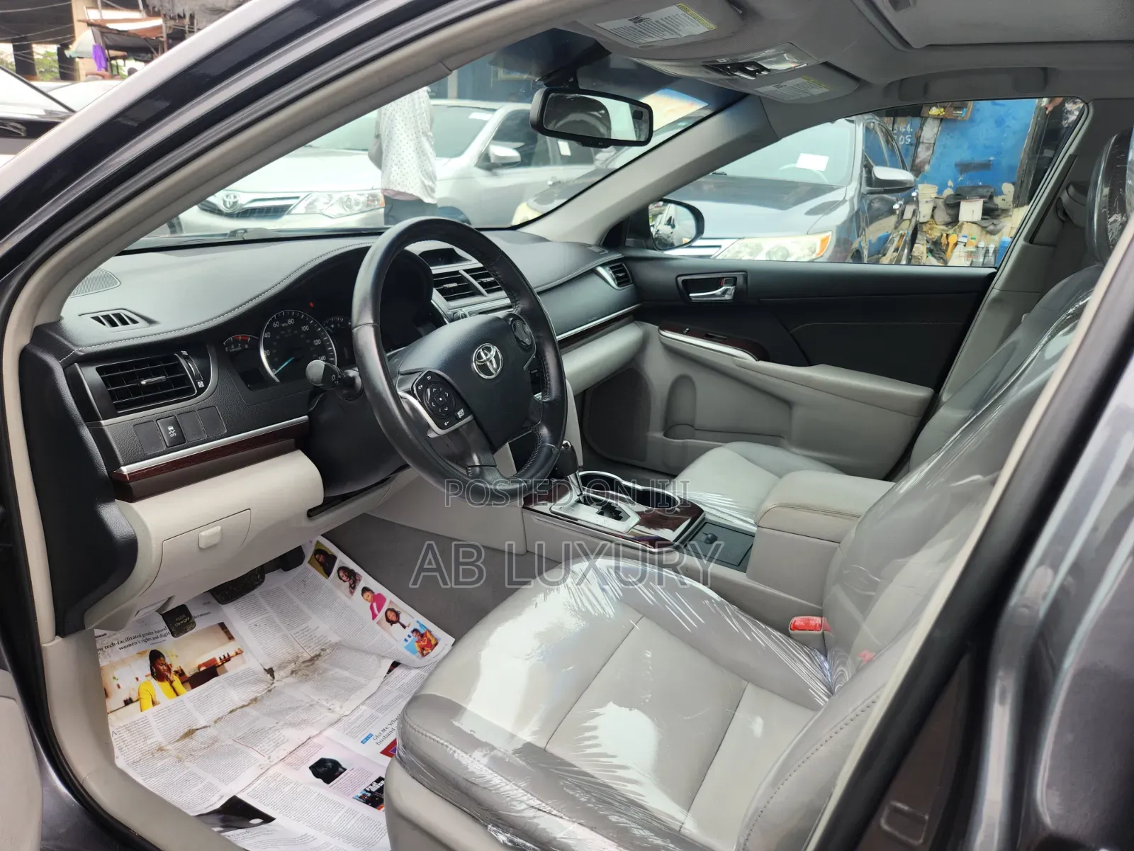 Toyota Camry XLE V6 4dr Sedan (3.5L 6cyl 6A) 2013 Silver