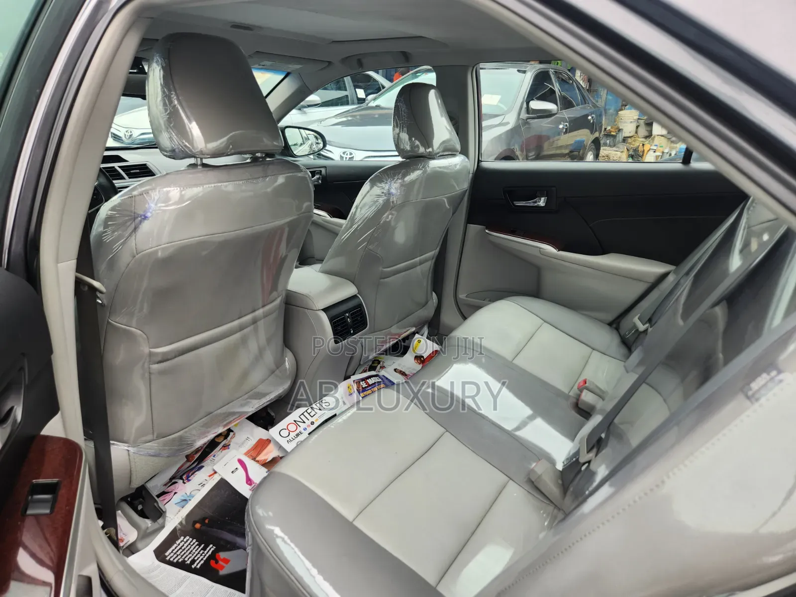 Toyota Camry XLE V6 4dr Sedan (3.5L 6cyl 6A) 2013 Silver