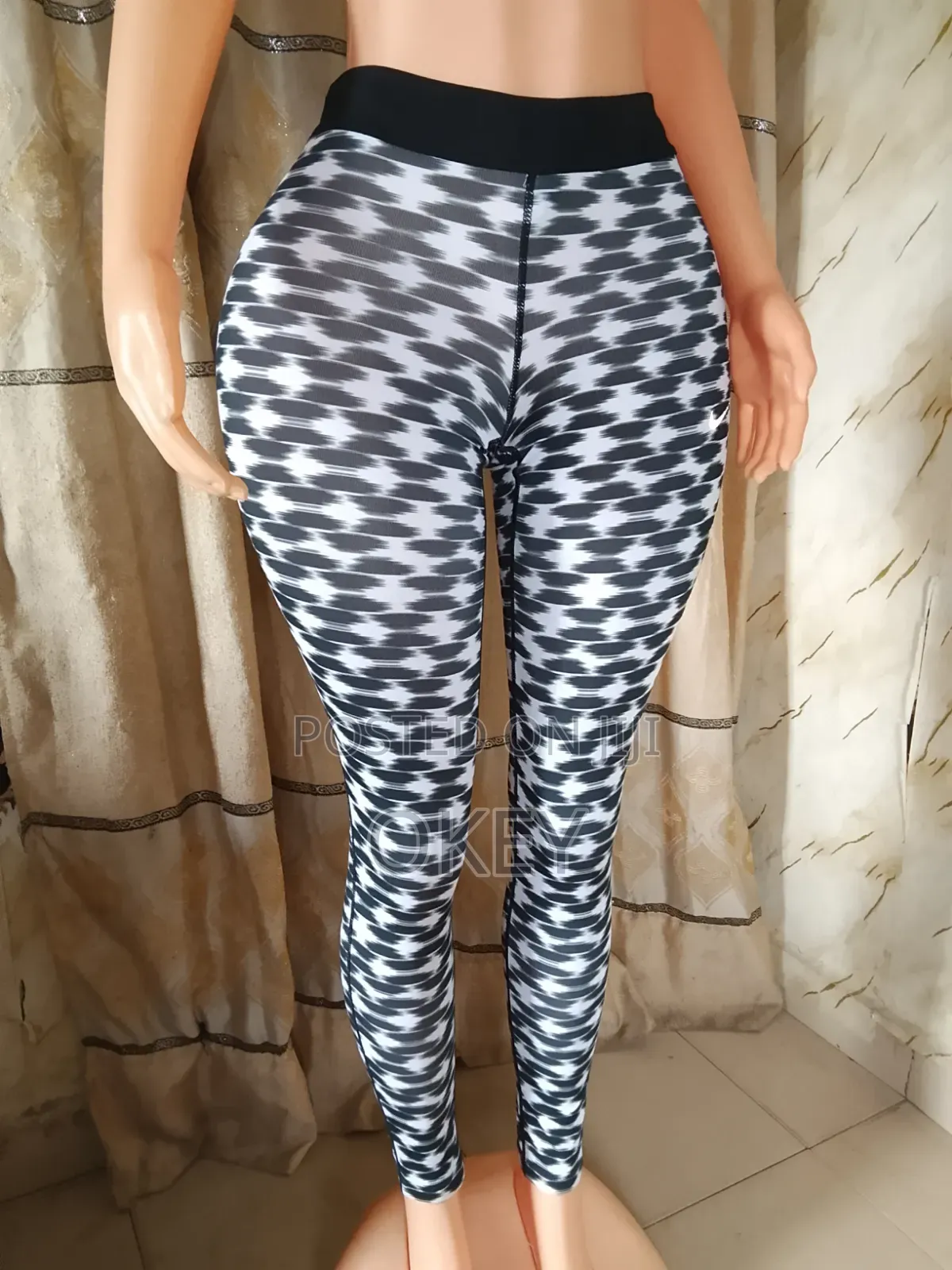 Solid Gym Wears Leggings and Sports Wear Available