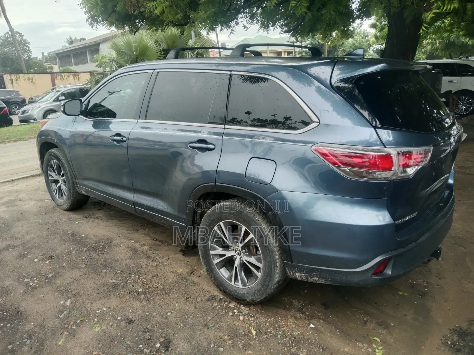 Toyota Highlander XLE 4x4 V6 (3.5L 6cyl 8A) 2017 Blue