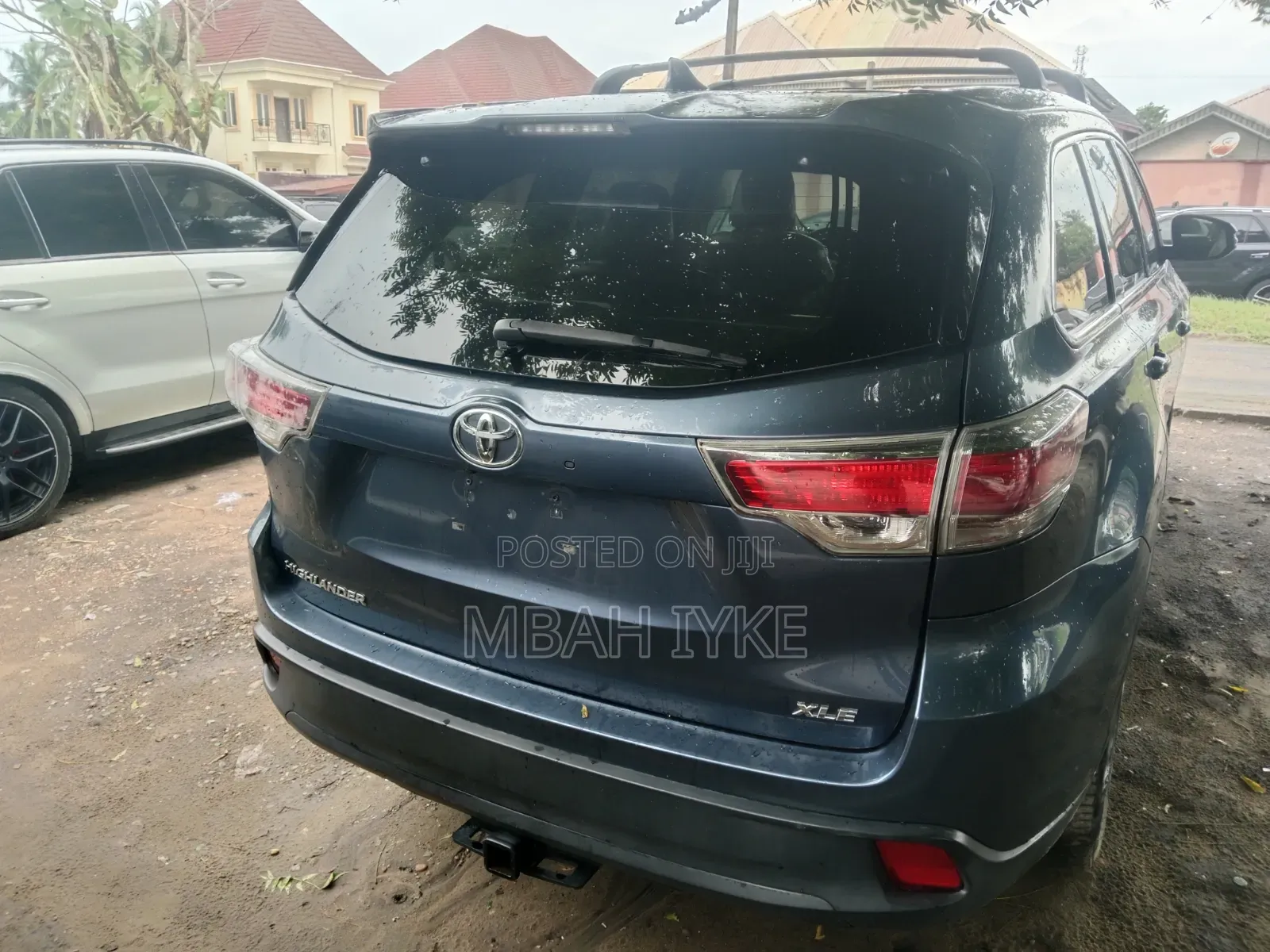 Toyota Highlander XLE 4x4 V6 (3.5L 6cyl 8A) 2017 Blue