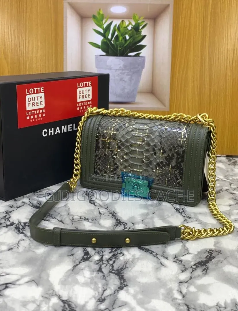 Black Quilted Chain Shoulder Chanel Bag