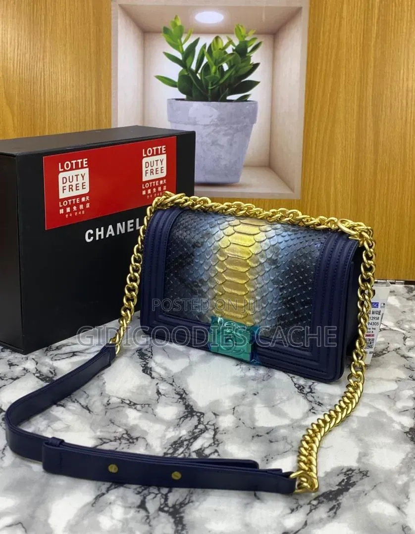 Black Quilted Chain Shoulder Chanel Bag