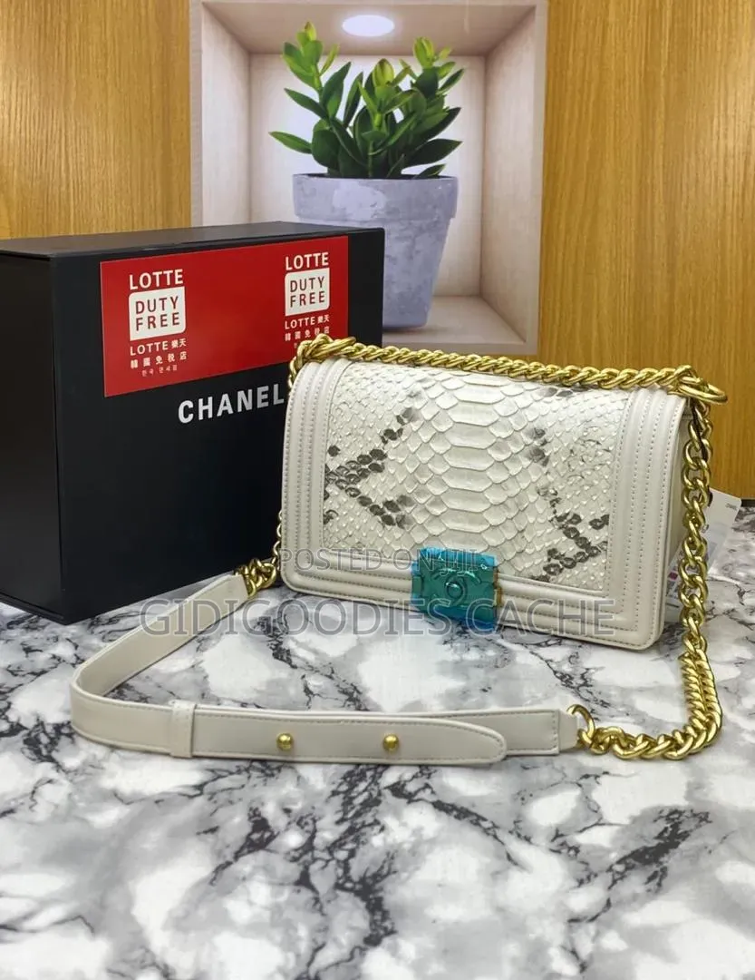 Black Quilted Chain Shoulder Chanel Bag