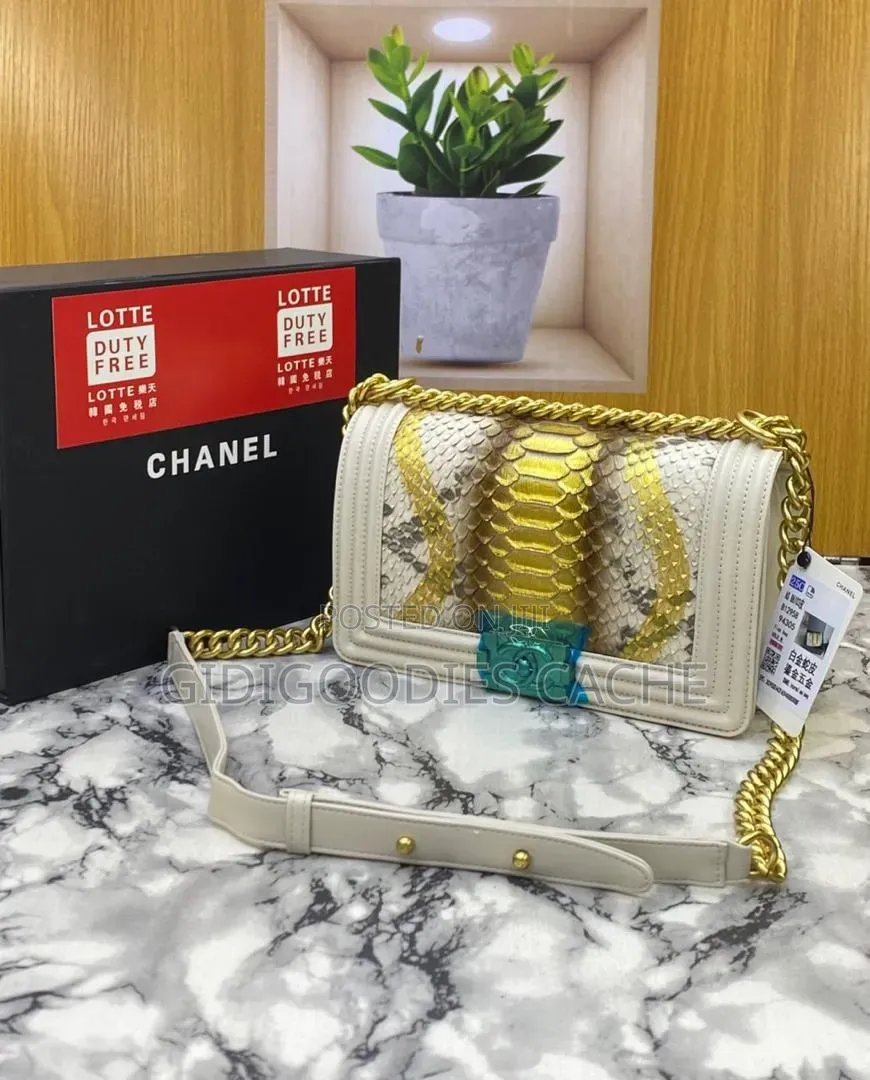 Black Quilted Chain Shoulder Chanel Bag