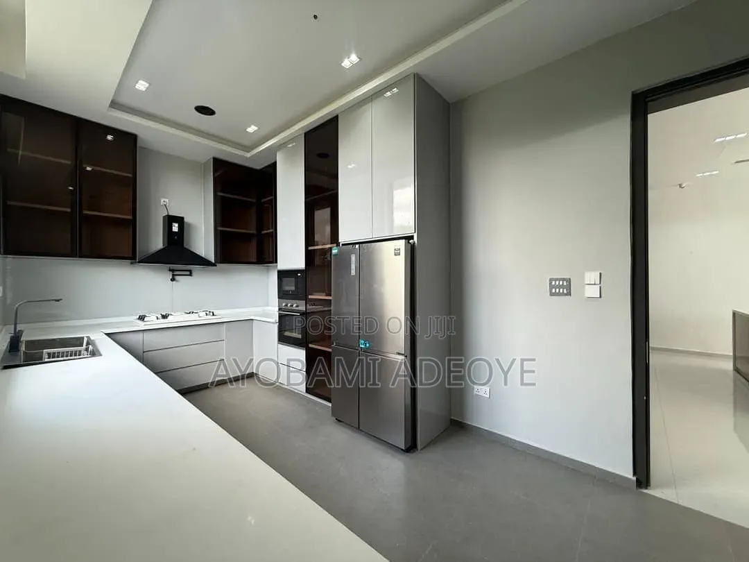 5bdrm Duplex in Parkview Estate for sale