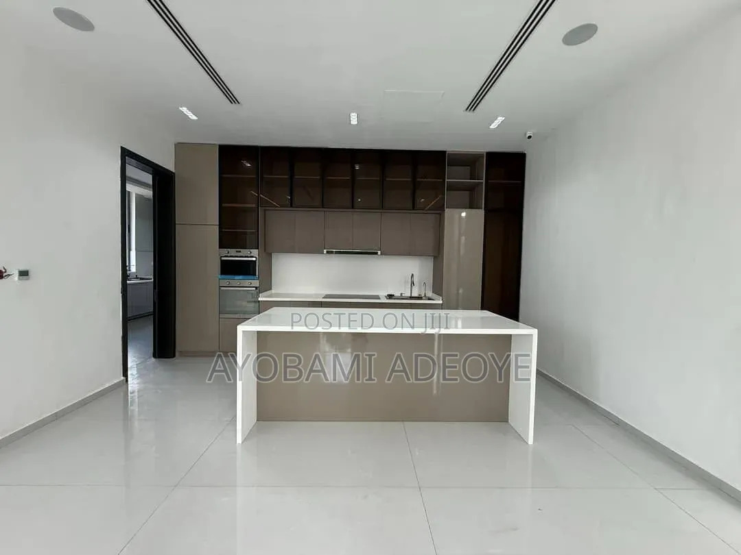 5bdrm Duplex in Parkview Estate for sale