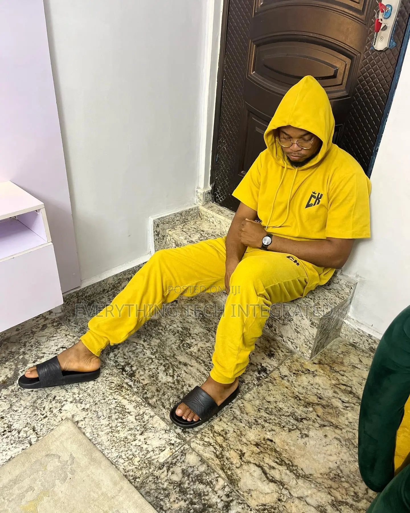City King Yellow Short Sleeve Hoodie With Joggers