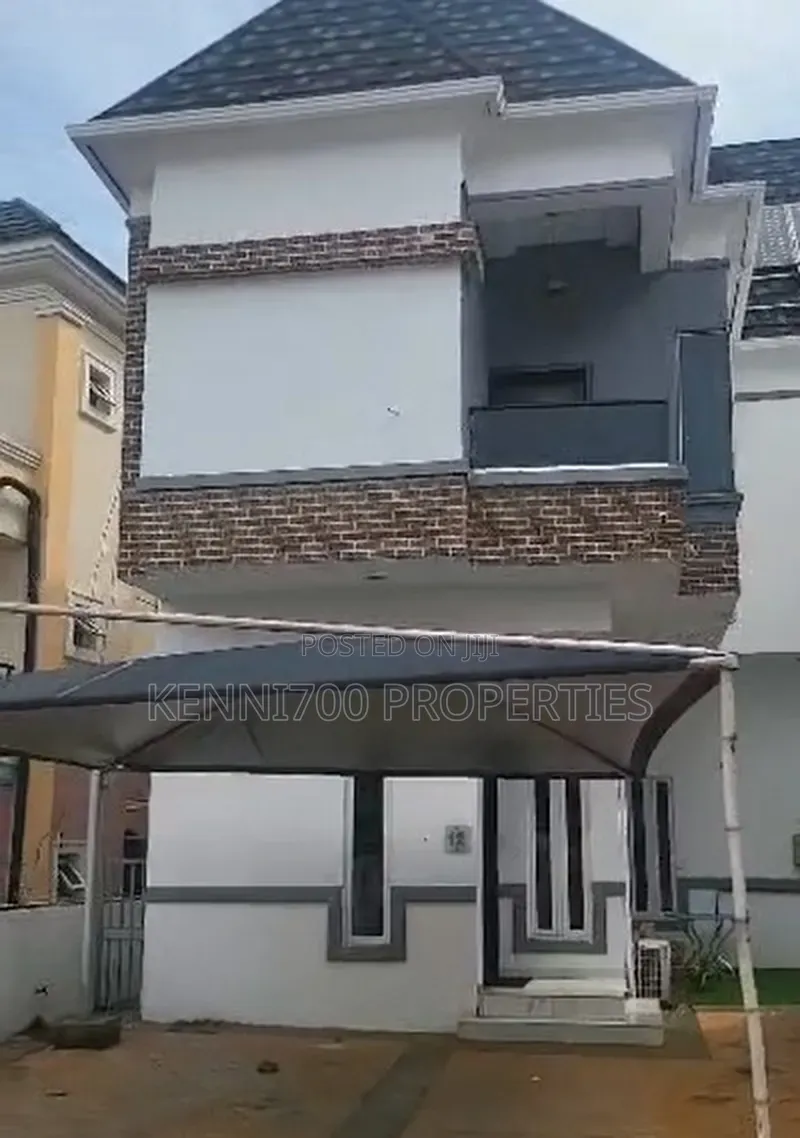 4bdrm Duplex in Van Daniels Estate, Osapa london for sale