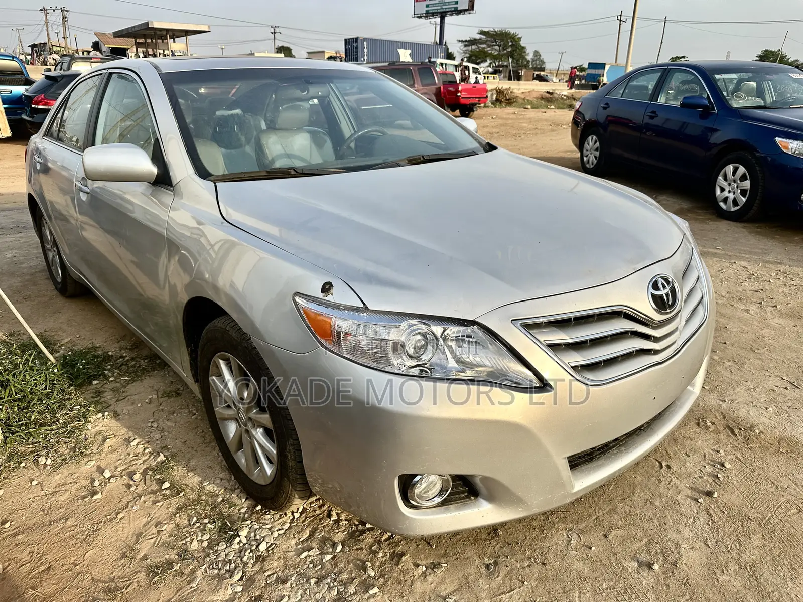 Toyota Camry XLE V6 4dr Sedan (3.5L 6cyl 6AM) 2010 Silver