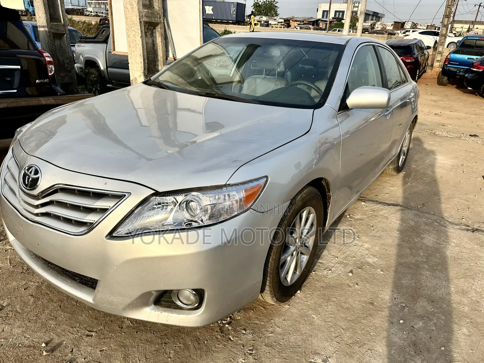 Toyota Camry XLE V6 4dr Sedan (3.5L 6cyl 6AM) 2010 Silver